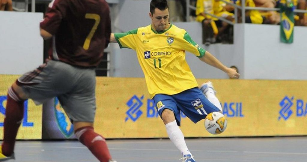 Neto Atleta Da Sele O Brasileira De Futsal Poder Estar No Campeonato