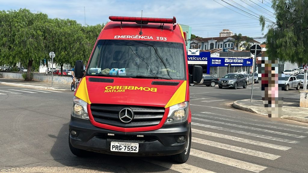 Idosa é atropelada ao tentar atravessar avenida no Centro de Catalão