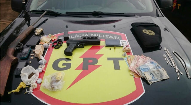 POLÍCIA MILITAR EM OUVIDOR REALIZA A PRISÃO DE TRÊS SUSPEITOS E APREENDE UM MENOR DE IDADE