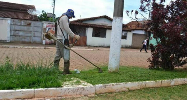 PREFEITURA DE OUVIDOR INICIA O TRABALHO DE INFRAESTRUTURA