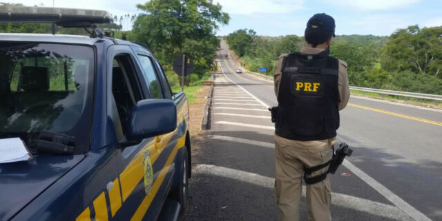 PRF REFORÇA POLICIAMENTO NA BR 050 DURANTE FERIADO DE TIRADENTES