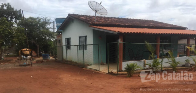 EM CALDAS NOVAS HOMEM MATA OUTRO A PAULADA DURANTE BRIGA EM FAZENDA