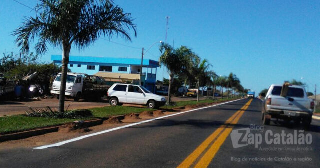 MOTORISTA REALIZA MANOBRA IRREGULAR NA GO 330 E POE EM RISCO USUÁRIOS DA RODOVIA