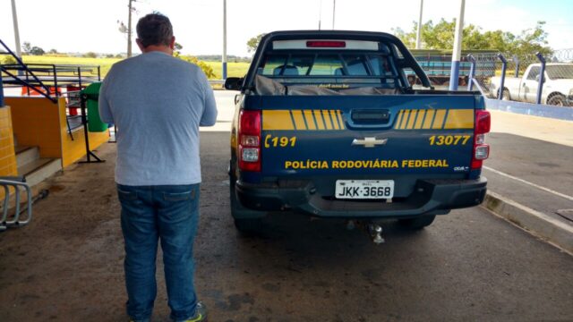 ESTELIONATÁRIO FORAGIDO DO PARANÁ É PRESO PELA PRF EM GOIÁS.
