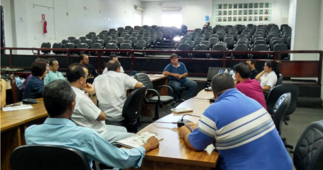 VEREADORES DE CATALÃO REÚNE COM O SUPERINTENDENTE DE TRÂNSITO