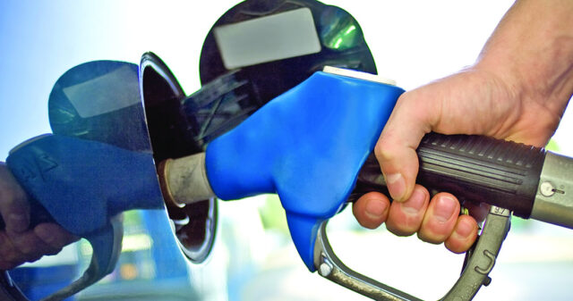 Gasolina vai subir 12% nas refinarias, informa Petrobras