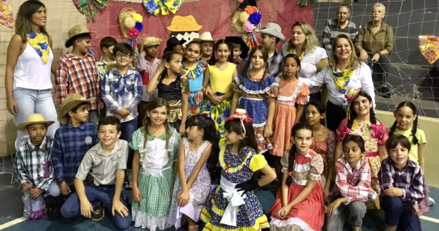 ESCOLA MUNICIPAL PROF.ª EDIENE DA SILVA DIAS PROMOVE GRANDE FESTA JUNINA CIDADE DE OUVIDOR