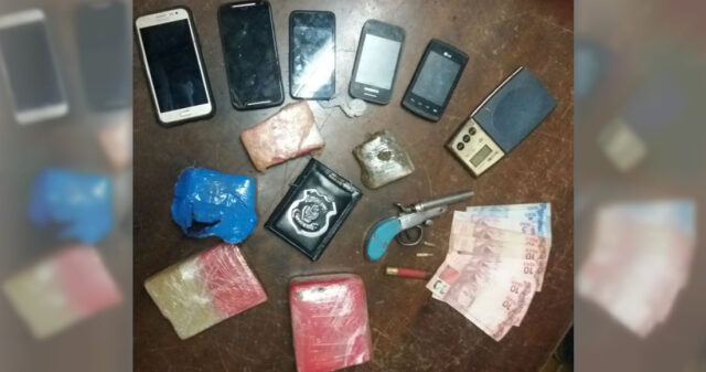 PC DE IPAMERI APREENDE DROGAS E ARMAS DURANTE DUAS OPERAÇÕES DISTINTAS