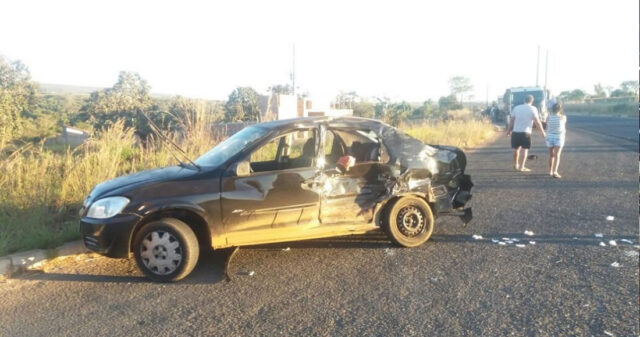 CRIANÇA MORRE EM COLISÃO ENTRE CARRO E CAMINHÃO, PRÓXIMO A CALDAS NOVAS
