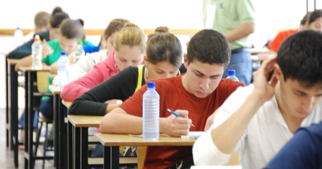 PROJETO OFERECE AULAS GRATUITAS DE FILOSOFIA PREPARATÓRIA PARA O ENEM