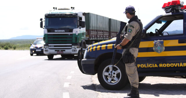 MÊS DE FÉRIAS VIOLENTO NAS RODOVIAS FEDERAIS GOIANAS