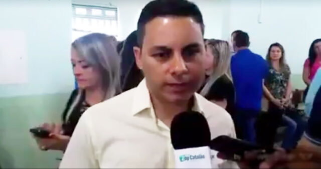 ENTREVISTA: TRÊS RANCHOS RECEBE DAS MÃOS DO GOVERNADOR MAIS DE R$ 1 MILHÃO DO PROGRAMA GOIÁS NA FRENTE