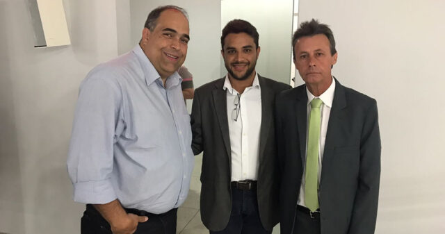 Representando o Senador Ronaldo Caiado, Luiz Gustavo Sampaio faz entrega de emenda na cidade de Ipameri