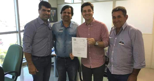 Prefeito Onofre Galdino (PMDB) é recebido por deputado tucano em audiência na Assembleia Legislativa