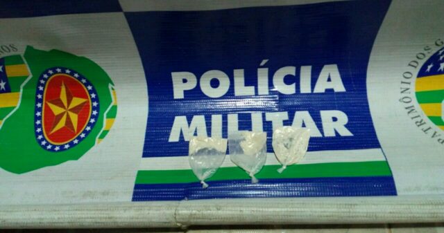 Polícia Militar apreende drogas com menores infratores em Catalão.