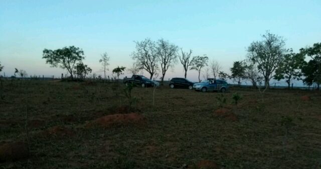Carro furtado é encontrado na zona rural, no município de Ouvidor