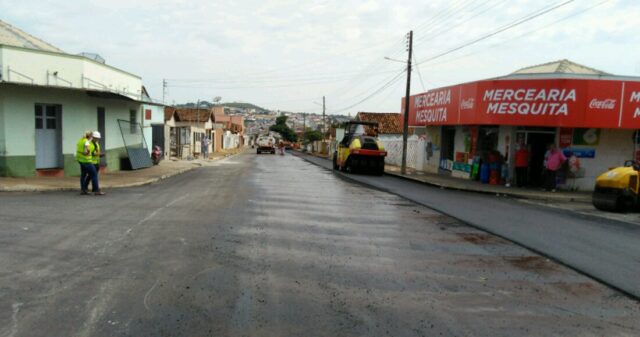 Rua Posse recebe pavimentação asfáltica