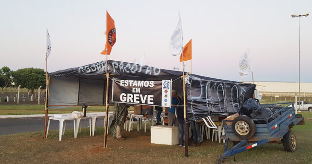 Trabalhadores permanecem mobilizados e greve chega ao quarto dia