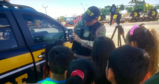 PRF realiza formatura do Projeto PAT - Pequeno Aprendiz do Trânsito em Catalão
