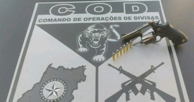 PM prende suspeito por porte ilegal de arma de fogo GO 210