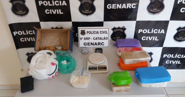 Genarc de Catalão cumpre mandado e apreende 8 kg de pasta base de cocaína