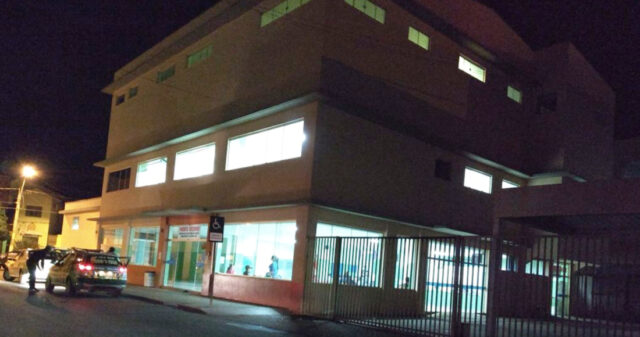 Elevador residencial despenca e duas pessoas ficam feridas em Catalão