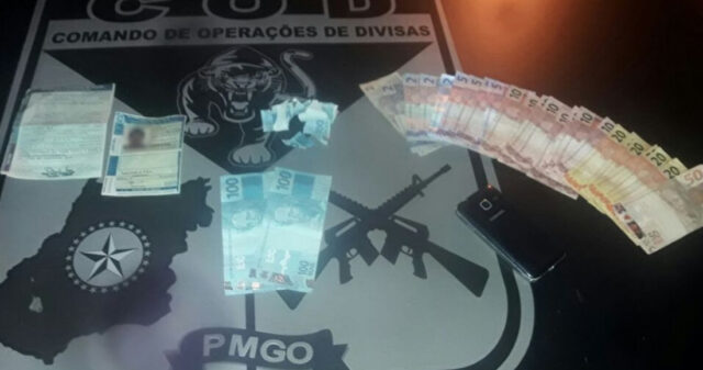 PM prende casal suspeito de passar moeda falsa em estabelecimento comercial em Goiandira