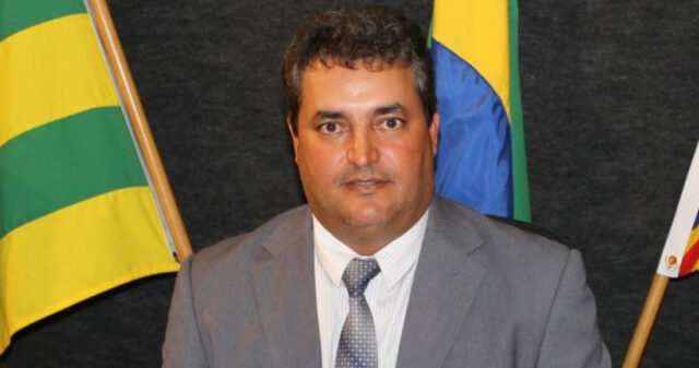 Secretário de Goianésia é encontrado morto dentro de veículo oficial