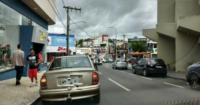 Sem energia, semáforos desligados e com isso o congestionamento no Centro da cidade fica complicado