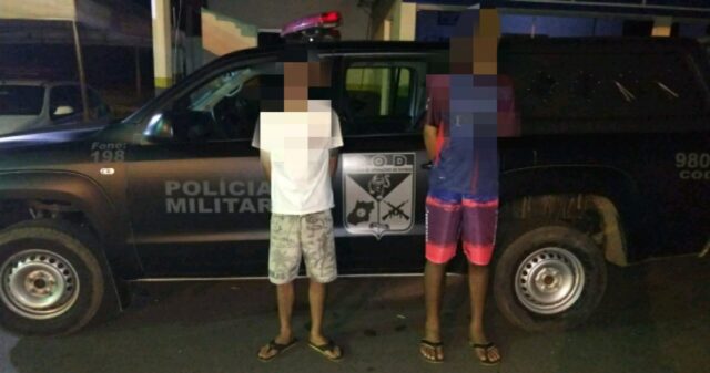Dupla é presa por tráfico de drogas em Corumbaíba