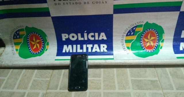 PM prende suspeito e recupera celular roubado em estabelecimento comercial, em Catalão
