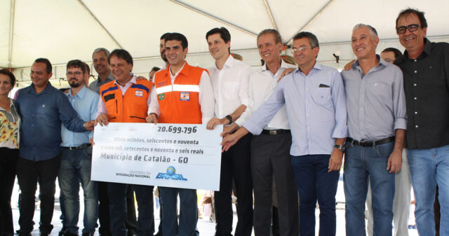 A Prefeitura Municipal de Catalão lançou nesta terça-feira (05) a obra de canalização do Córrego Pirapitinga