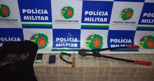 Três suspeitos são presos por roubo a estabelecimento comercial, em Catalão