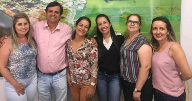 Prefeito da cidade de Ouvidor, Onofre Galdino anuncia nova Secretária da Educação