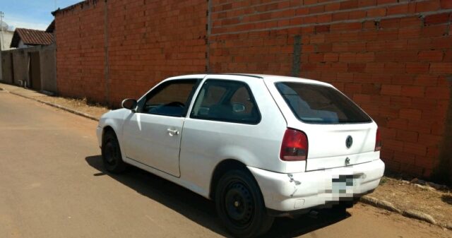PM localiza veículo furtado abandonado no Bairro Cruzeiro II