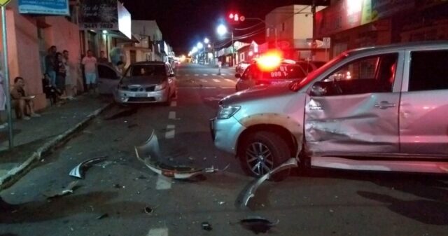Uma pessoa fica ferida em acidente de trânsito no bairro São João