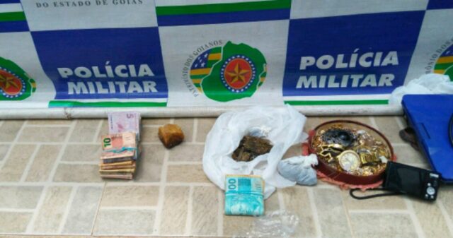 Polícia Militar em Catalão prende dois suspeitos por furtos em residências