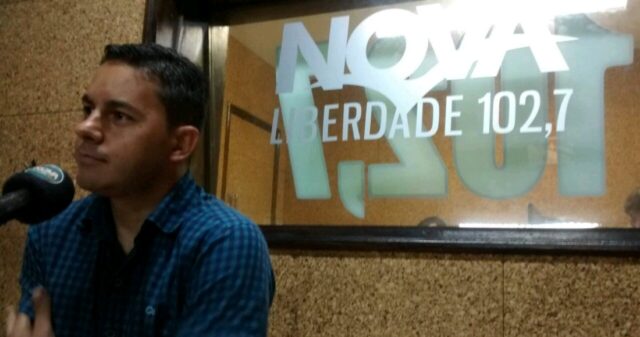 Prefeito de Três Ranchos, Hugo Deleon, concede entrevista na Rádio Nova Liberdade