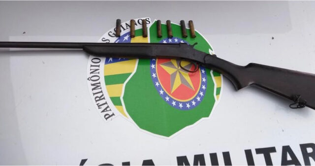 Após denuncia, homem de 30 anos é preso por porte ilegal de arma em Ipameri