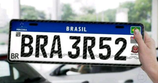 Brasileiros terão que trocar placa de veículos para padrão Mercosul