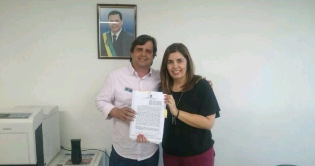 Prefeito de Ouvidor, Onofre Galdino, assina contrato de 1 Milhão para recapeamento da cidade