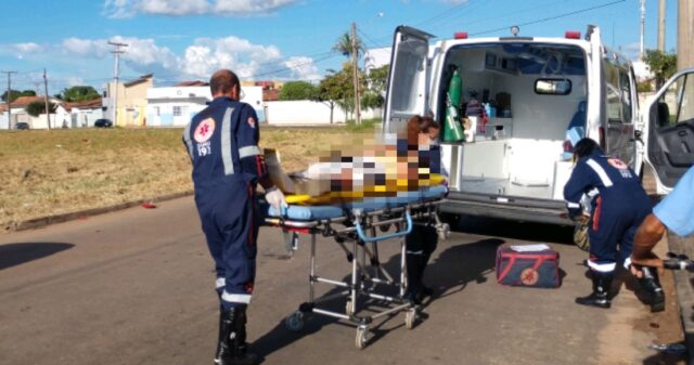 Homem fica ferido em queda de moto