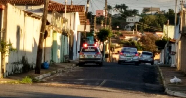 Um fato chamou atenção na tarde desta quinta-feira (29), no Bairro Nossa Senhora de Fátima, em Catalão