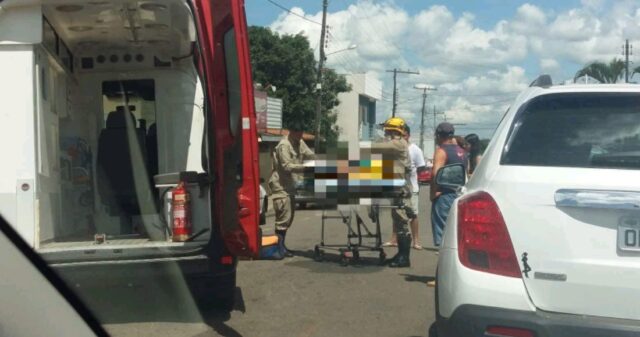 Duas pessoas ficam feridas em acidente de trânsito no Bairro São João