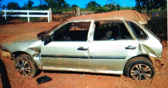 Três pessoas ficam feridas e uma morreu em um capotamento na GO 309, em Pires do Rio