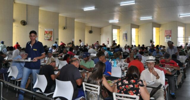 Restaurante Popular comemora 1 ano de sua reinauguração