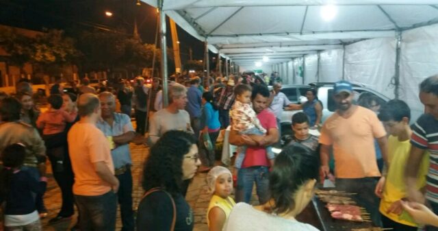 Feira da Agricultura família de Ouvidor tem aprovação dos moradores