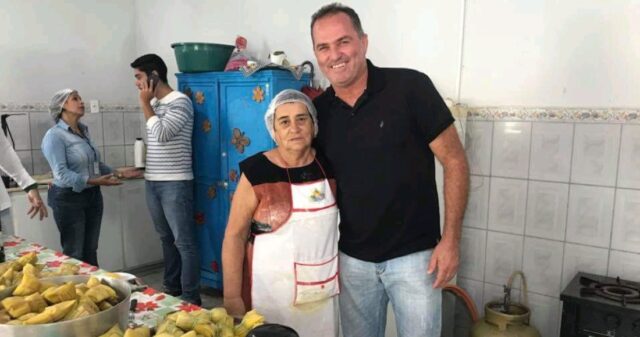 Secretário de Catalão doa milho para pamonhada da Terceira Idade em Catalão