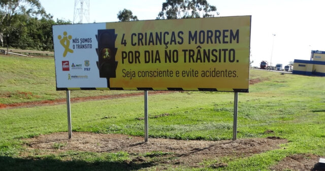 MGO Rodovias e PRF fazem blitzes educativas em apoio ao Movimento Maio Amarelo