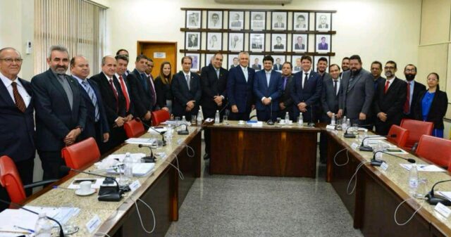 Ronaldo Caiado, Luiz Sampaio e Wilder Morais, visitam CRC-GO e fala sobre o fortalecimento da classe de contadores do Estado